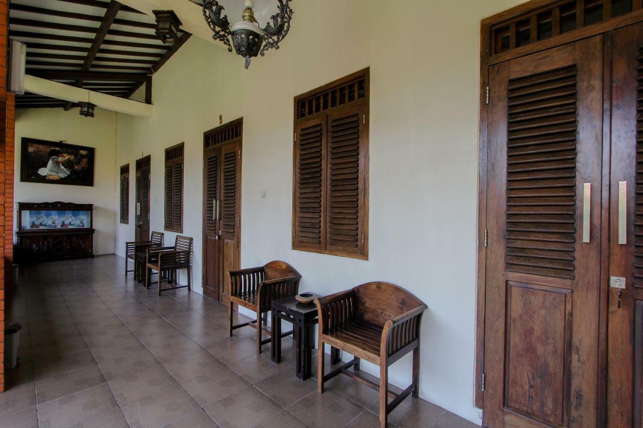 Oyo 1361 Singosari Family Residence Banyuwangi  Exteriör bild