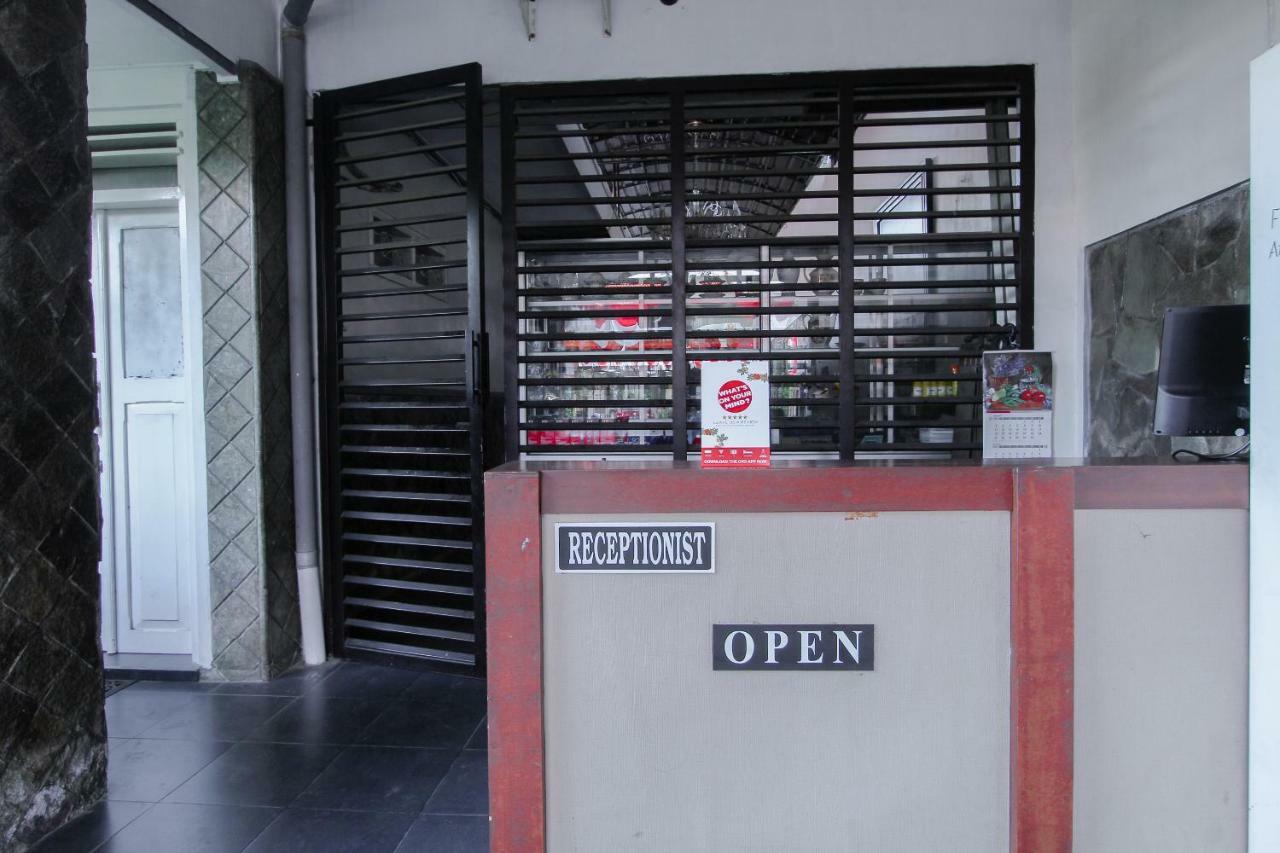 Oyo 1361 Singosari Family Residence Banyuwangi  Exteriör bild