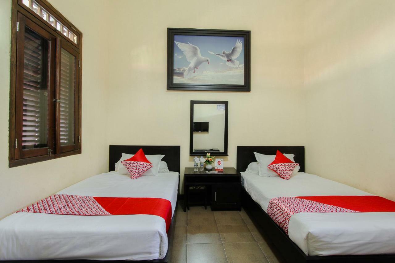 Oyo 1361 Singosari Family Residence Banyuwangi  Exteriör bild