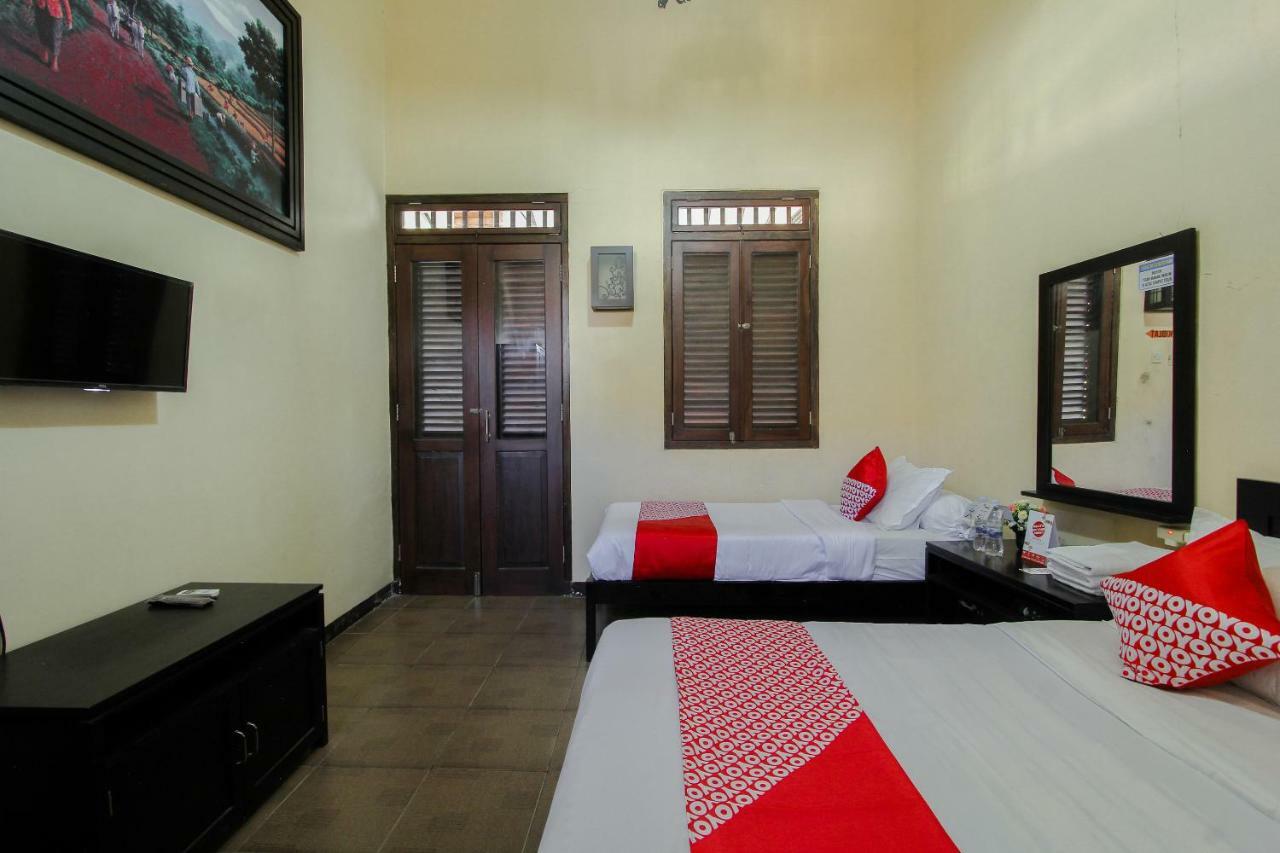 Oyo 1361 Singosari Family Residence Banyuwangi  Exteriör bild