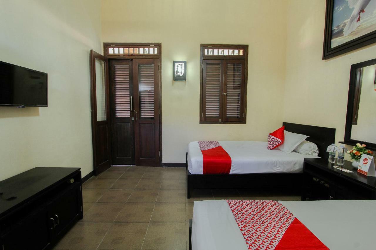 Oyo 1361 Singosari Family Residence Banyuwangi  Exteriör bild