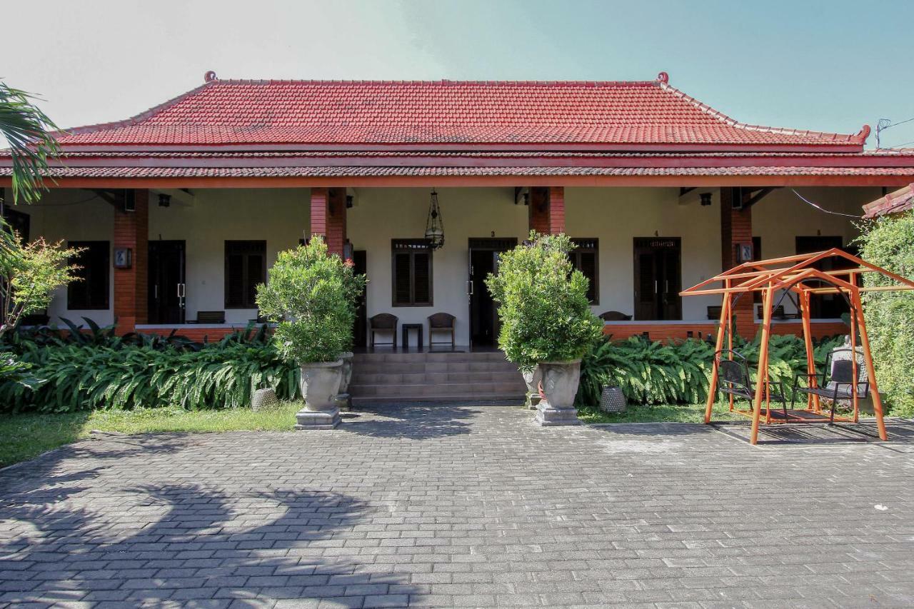 Oyo 1361 Singosari Family Residence Banyuwangi  Exteriör bild