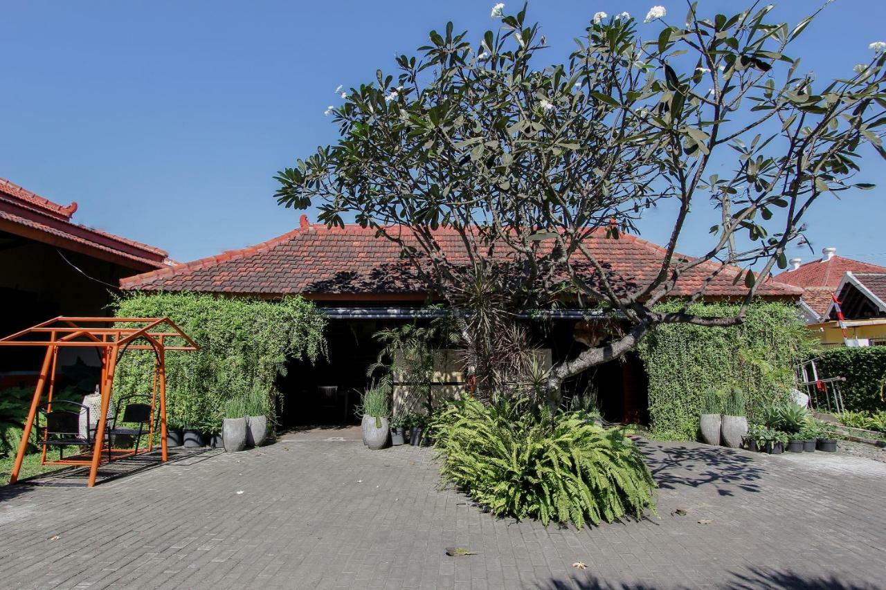 Oyo 1361 Singosari Family Residence Banyuwangi  Exteriör bild